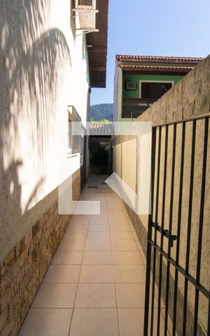 Casa à venda com 295m², 6 quartos e 2 vagasÁrea Externa
