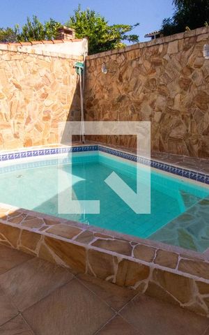 Casa à venda com 295m², 6 quartos e 2 vagasÁrea Externa