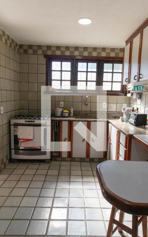 Casa à venda com 295m², 6 quartos e 2 vagasCozinha