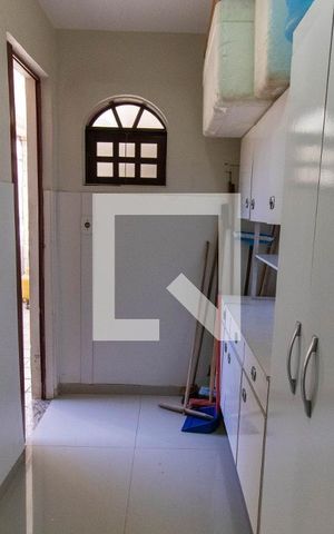 Casa à venda com 295m², 6 quartos e 2 vagasQuarto de Serviço