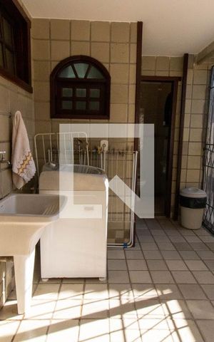 Casa à venda com 295m², 6 quartos e 2 vagasÁrea de Serviço