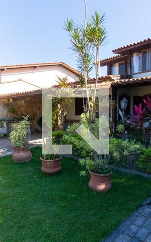 Casa à venda com 295m², 6 quartos e 2 vagasÁrea Externa