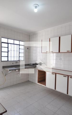 Casa para alugar com 160m², 3 quartos e 2 vagasCozinha