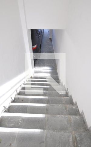 Casa para alugar com 160m², 3 quartos e 2 vagasEscada