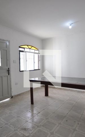 Casa para alugar com 160m², 3 quartos e 2 vagasSala