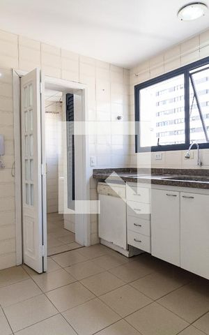 Apartamento para alugar com 180m², 4 quartos e 3 vagas Apartamento para alugar com 180m², 4 quartos e 3 vagasCozinha