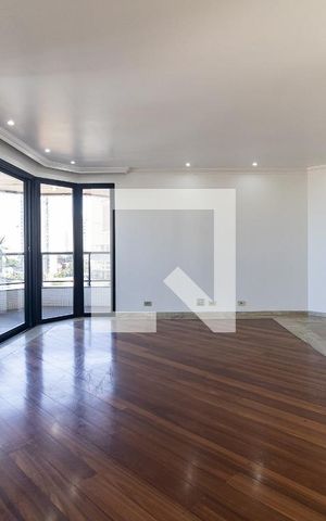 Apartamento para alugar com 180m², 4 quartos e 3 vagas Apartamento para alugar com 180m², 4 quartos e 3 vagasSala