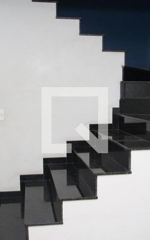 Casa para alugar com 200m², 3 quartos e 4 vagasSala Escada acesso as Suítes