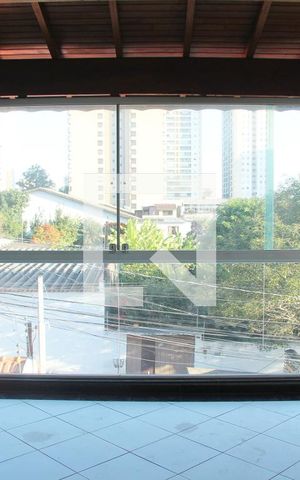 Casa para alugar com 200m², 3 quartos e 4 vagasVaranda Localizada no 2 andar