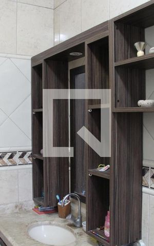 Casa para alugar com 200m², 3 quartos e 4 vagasBanheiro da Suíte 01