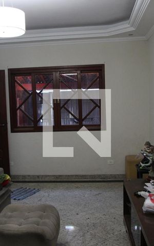 Casa para alugar com 200m², 3 quartos e 4 vagasSala