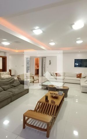 Apartamento à venda com 278m², 4 quartos e 1 vaga Apartamento à venda com 278m², 4 quartos e 1 vagaSala