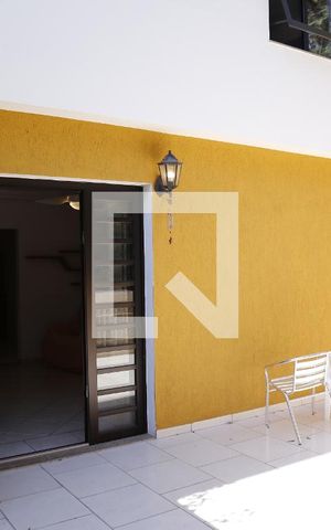 Casa para alugar com 135m², 4 quartos e 2 vagasVaranda