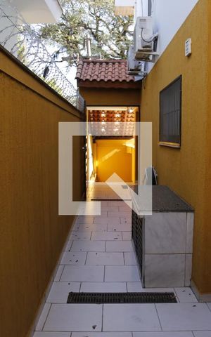 Casa para alugar com 135m², 4 quartos e 2 vagasCorredor Lateral