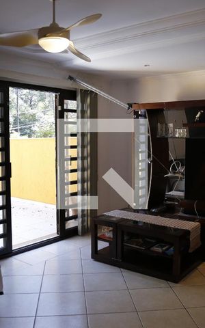 Casa para alugar com 135m², 4 quartos e 2 vagasSala