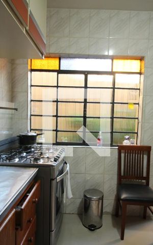 Casa à venda com 300m², 3 quartos e 1 vagaCozinha 