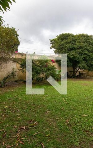 Casa à venda com 710m², 4 quartos e 4 vagas Casa à venda com 710m², 4 quartos e 4 vagasQuintal