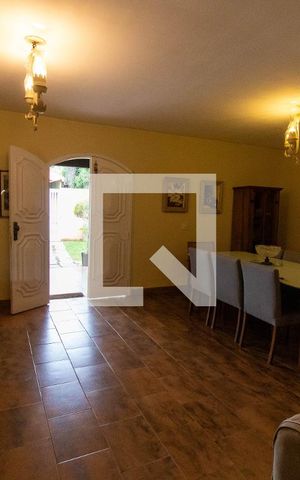 Casa à venda com 710m², 4 quartos e 4 vagas Casa à venda com 710m², 4 quartos e 4 vagasSala