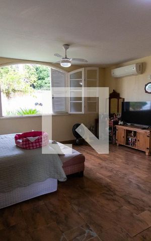 Casa à venda com 710m², 4 quartos e 4 vagas Casa à venda com 710m², 4 quartos e 4 vagasSuíte 1
