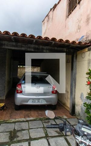 Casa à venda com 710m², 4 quartos e 4 vagas Casa à venda com 710m², 4 quartos e 4 vagasGaragem