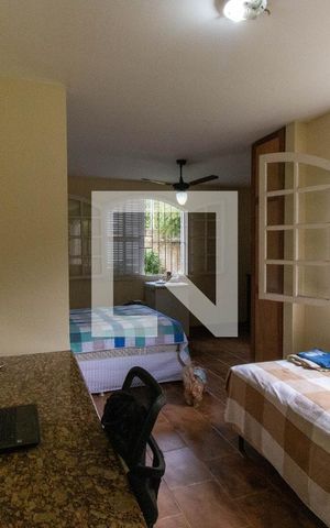 Casa à venda com 710m², 4 quartos e 4 vagas Casa à venda com 710m², 4 quartos e 4 vagasSuíte 3