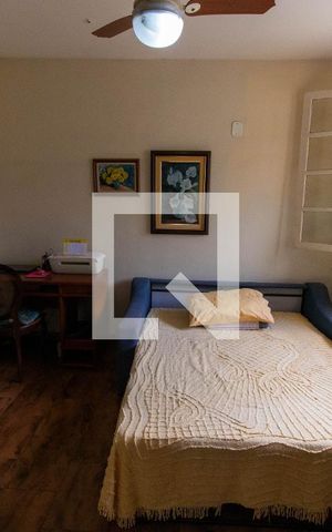 Casa à venda com 710m², 4 quartos e 4 vagas Casa à venda com 710m², 4 quartos e 4 vagasQuarto