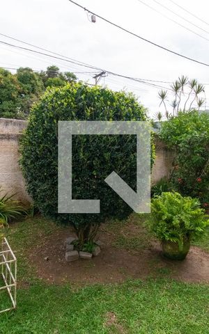 Casa à venda com 710m², 4 quartos e 4 vagas Casa à venda com 710m², 4 quartos e 4 vagasQuintal