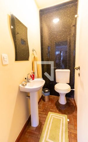 Casa de condomínio à venda com 354m², 5 quartos e 2 vagasLavabo Piso Térreo