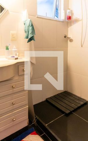 Casa de condomínio à venda com 354m², 5 quartos e 2 vagasBanheiro Suíte Térreo