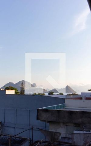 Casa de condomínio à venda com 354m², 5 quartos e 2 vagasSala Piso Térreo