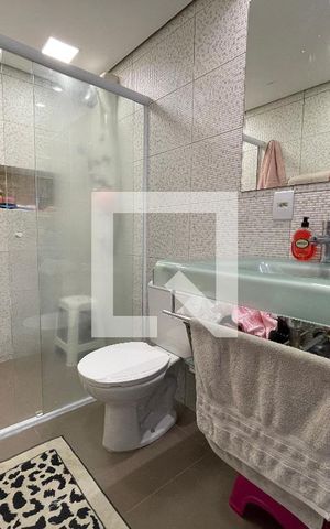 Casa para alugar com 170m², 5 quartos e 3 vagas Casa para alugar com 170m², 5 quartos e 3 vagasBanheiro Suíte 1