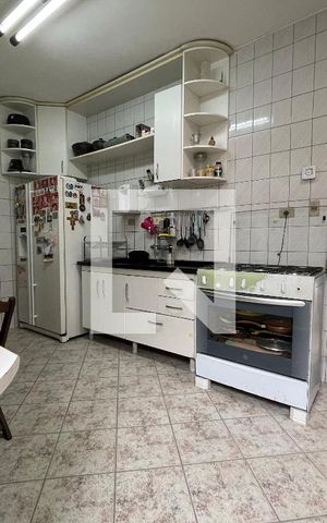 Casa para alugar com 170m², 5 quartos e 3 vagas Casa para alugar com 170m², 5 quartos e 3 vagasCozinha