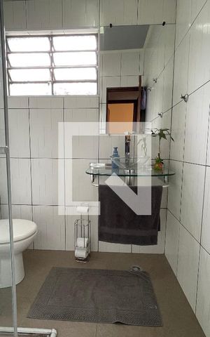Casa para alugar com 170m², 5 quartos e 3 vagas Casa para alugar com 170m², 5 quartos e 3 vagasBanheiro Social