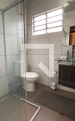 Casa para alugar com 170m², 5 quartos e 3 vagas Casa para alugar com 170m², 5 quartos e 3 vagasBanheiro Social