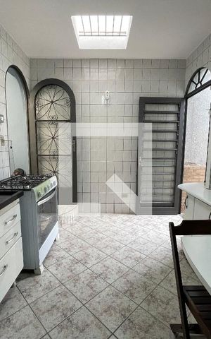 Casa para alugar com 170m², 5 quartos e 3 vagas Casa para alugar com 170m², 5 quartos e 3 vagasCozinha