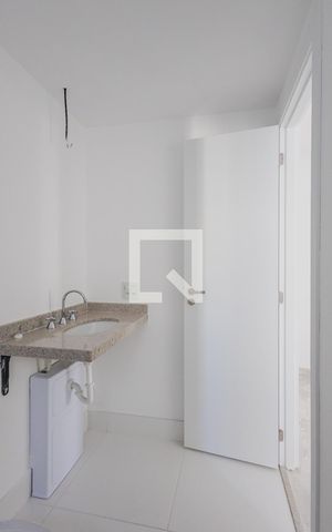 Apartamento à venda com 64m², 2 quartos e 1 vaga Apartamento à venda com 64m², 2 quartos e 1 vagaBanheiro da Suíte 2