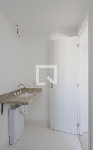 Apartamento à venda com 64m², 2 quartos e 1 vaga Apartamento à venda com 64m², 2 quartos e 1 vagaBanheiro da Suíte 1