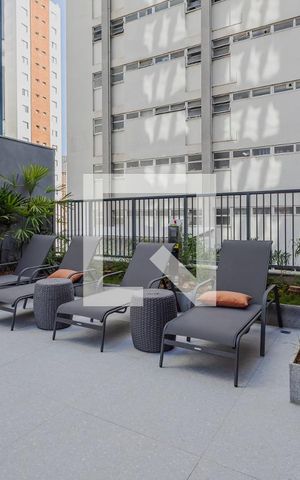Apartamento à venda com 64m², 2 quartos e 1 vaga Apartamento à venda com 64m², 2 quartos e 1 vagaPiscina