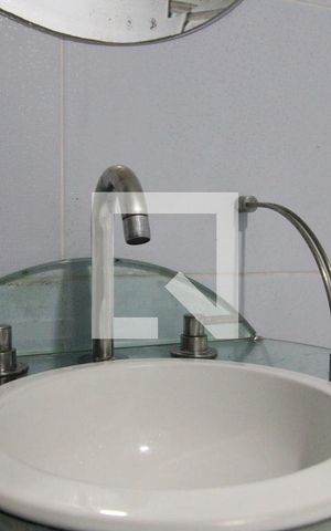 Casa para alugar com 300m², 2 quartos e 2 vagasBanheiro da Suíte