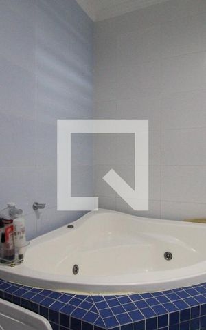 Casa para alugar com 300m², 2 quartos e 2 vagasBanheiro da Suíte