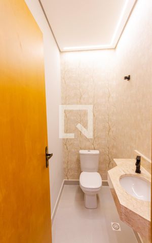 Casa à venda com 131m², 3 quartos e 2 vagas Casa à venda com 131m², 3 quartos e 2 vagasLavabo