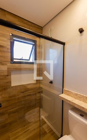 Casa à venda com 131m², 3 quartos e 2 vagas Casa à venda com 131m², 3 quartos e 2 vagasBanheiro da Suíte