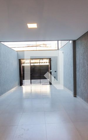 Casa à venda com 131m², 3 quartos e 2 vagas Casa à venda com 131m², 3 quartos e 2 vagasVista Sala