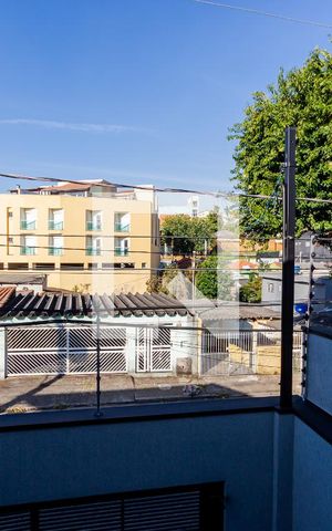 Casa à venda com 131m², 3 quartos e 2 vagas Casa à venda com 131m², 3 quartos e 2 vagasVista Varanda Quarto 3 suíte