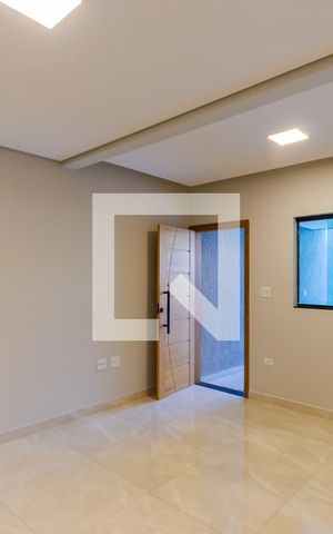 Casa à venda com 131m², 3 quartos e 2 vagas Casa à venda com 131m², 3 quartos e 2 vagasSala