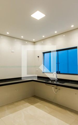 Casa à venda com 131m², 3 quartos e 2 vagas Casa à venda com 131m², 3 quartos e 2 vagasCozinha
