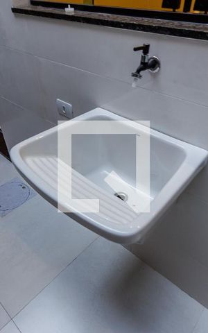 Casa à venda com 131m², 3 quartos e 2 vagas Casa à venda com 131m², 3 quartos e 2 vagasÁrea de Serviço