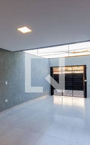 Casa à venda com 131m², 3 quartos e 2 vagas Casa à venda com 131m², 3 quartos e 2 vagasGaragem