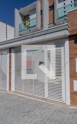 Casa à venda com 430m², 3 quartos e 4 vagas Casa à venda com 430m², 3 quartos e 4 vagasFachada
