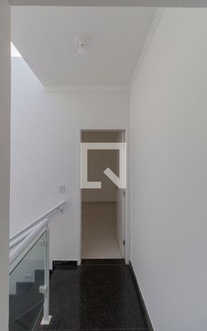Casa à venda com 430m², 3 quartos e 4 vagas Casa à venda com 430m², 3 quartos e 4 vagasCorredor
